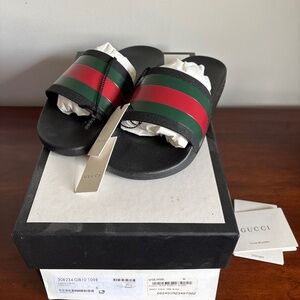 GUCCI Pursuit Slides M6 W8 NEW in Box